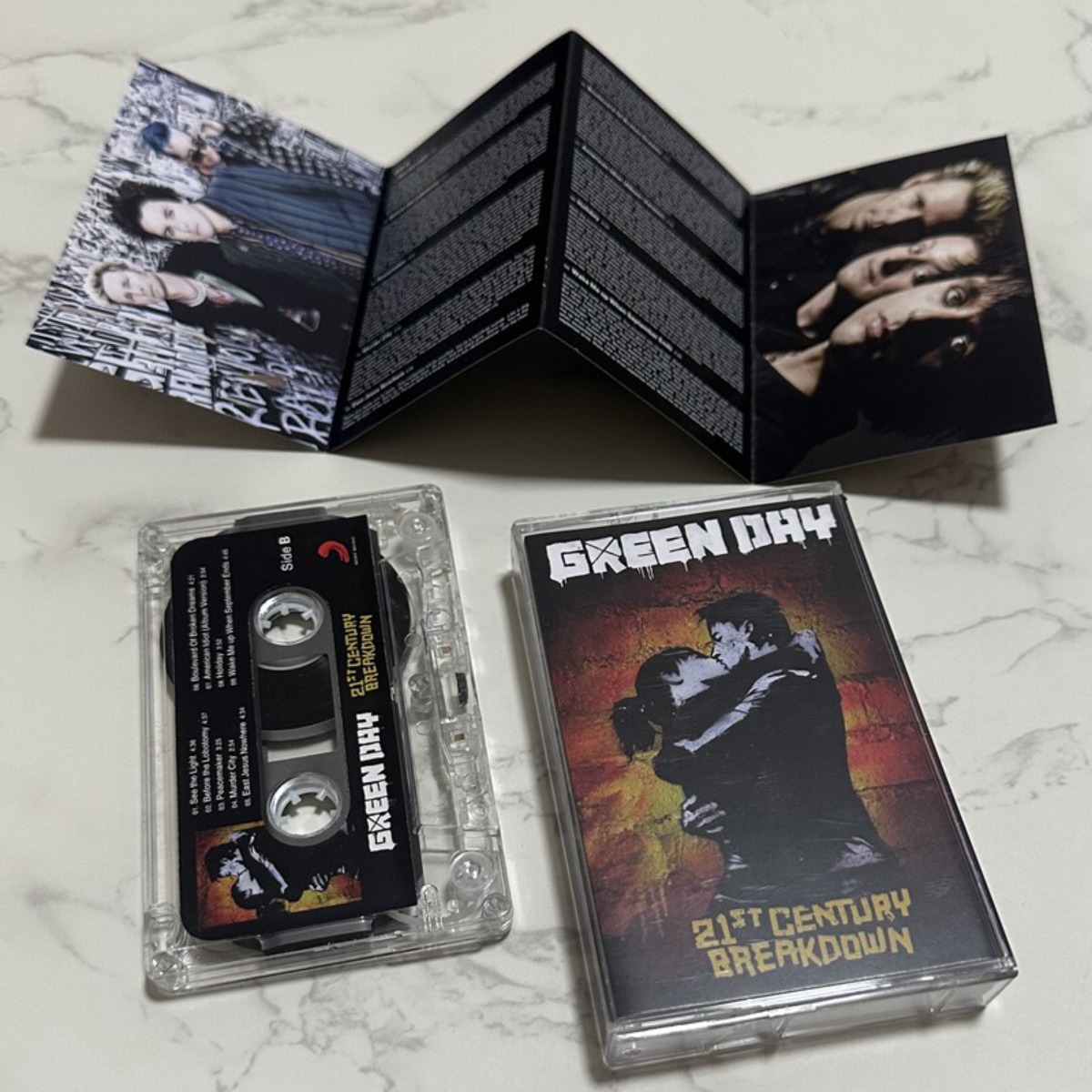กรีนเดย์ 21st Century Breakdow - Vintage Collectibles บทวิจารณ์และราคา